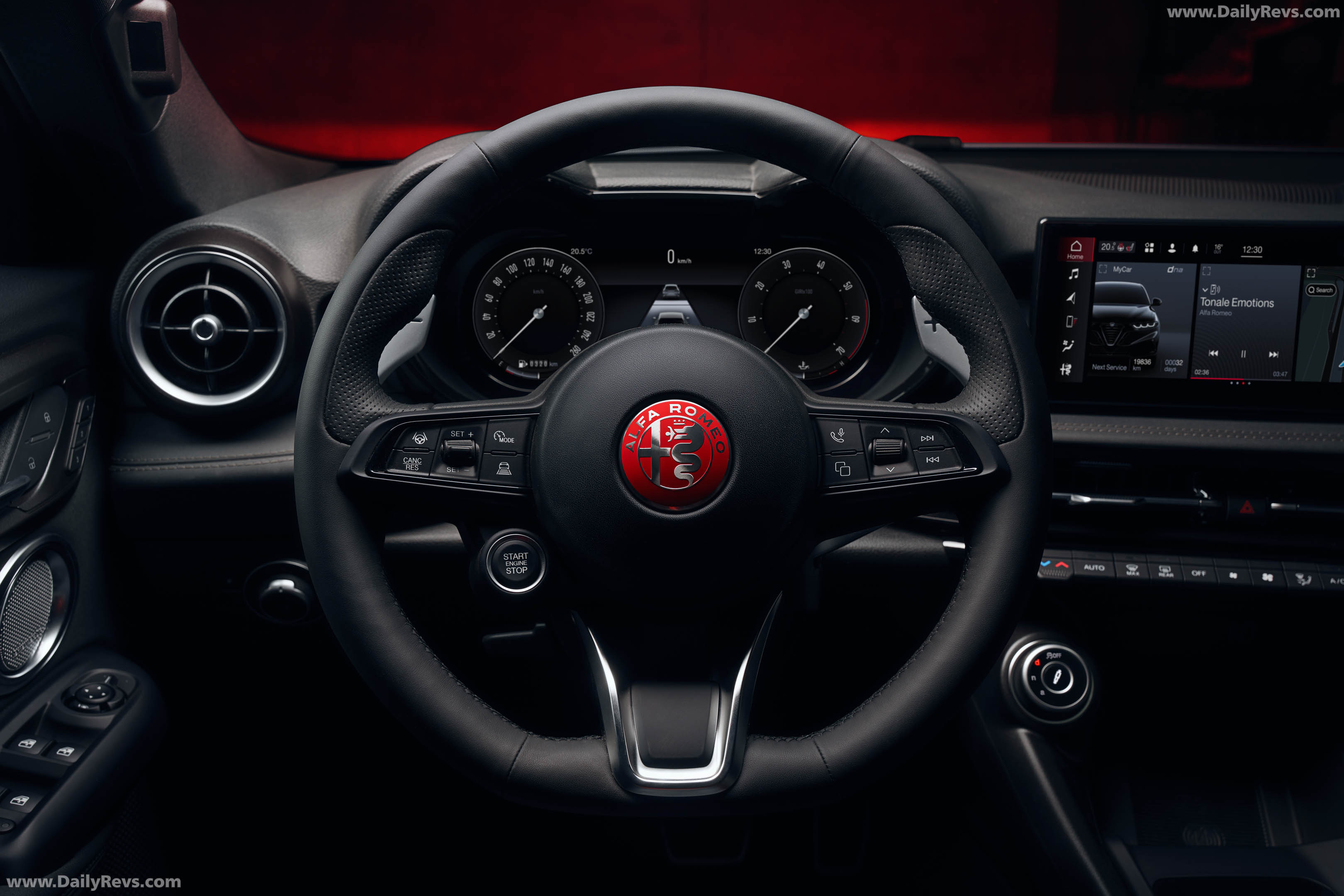 2027 Alfa Romeo Tonale Luna Rossa Interior